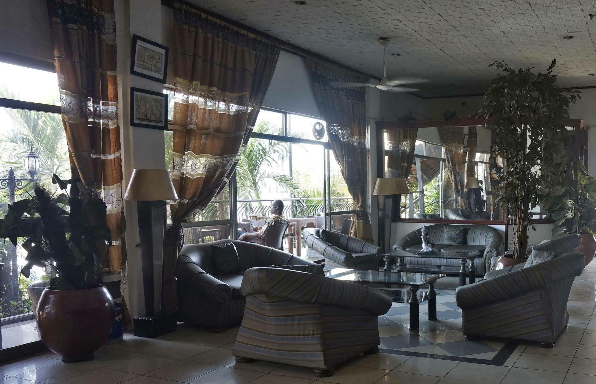 Niagara Hotel อักกรา ภายนอก รูปภาพ